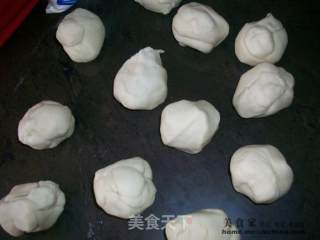 My Debut ~ Steamed Buns @@萝卜蛋烧肉包子 recipe