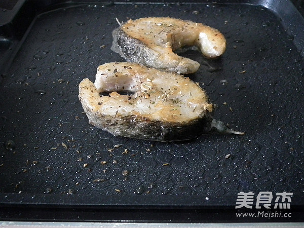 Fried Mackerel with Black Pepper recipe