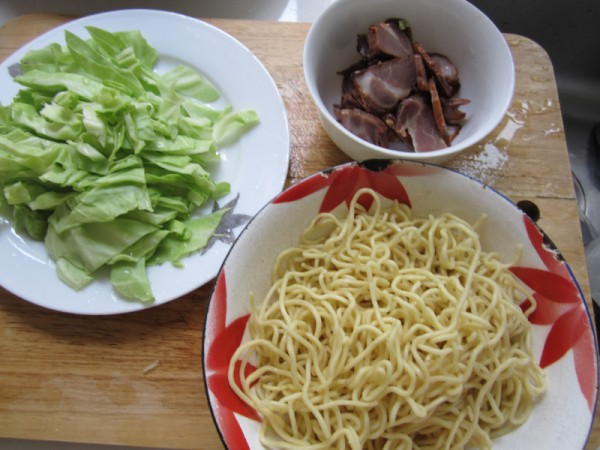 Fried Noodles with Barbecued Pork recipe