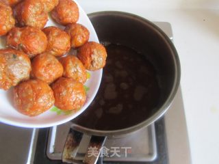 Stir-fried Carrot Balls with Broccoli recipe