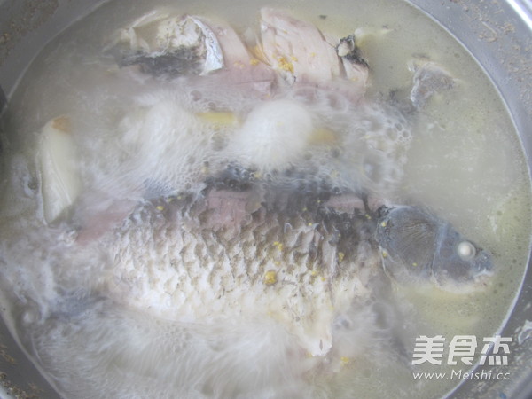 Crucian Carp in Milk Soup recipe