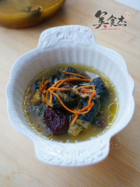 Black-bone Chicken with Cordyceps Flower in Claypot recipe