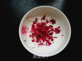 Delicacy: Rose Red Bean Milkshake recipe