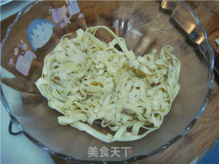 Dried Tofu Mixed with Enoki Mushrooms recipe