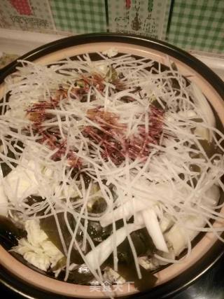 Stewed Vermicelli with Big Bones in Casserole Cabbage and Seaweed recipe