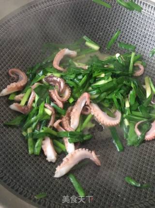 Stir-fried Octopus with Leek recipe