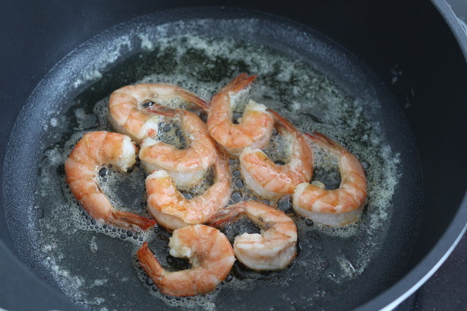 Spaghetti with Tomato and Shrimp recipe