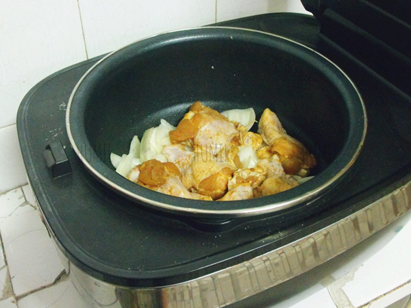 Braised Chicken Wing Root with Onion (rice Cooker) recipe