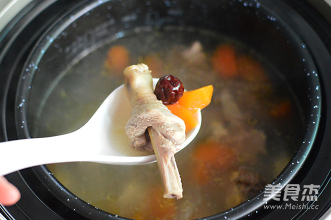 Stewed Chicken Soup with Carrots and Yam recipe