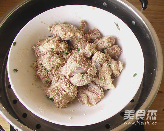 Steamed Spare Ribs with Pumpkin Powder recipe