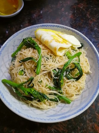 Simple and Delicious~~ Choy Sum Stir-fried Rice Noodles recipe