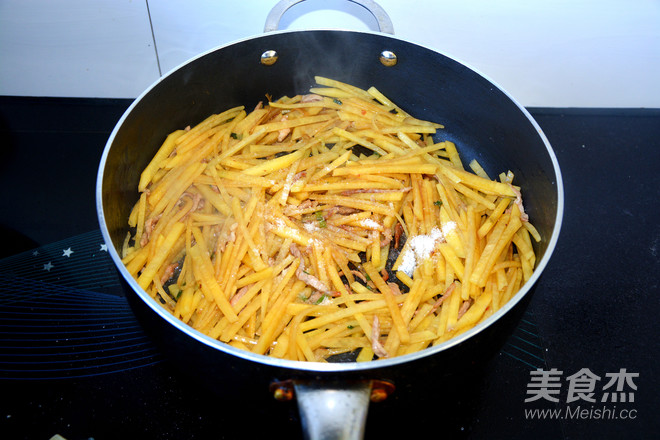 Fried Pork with Shredded Potatoes recipe