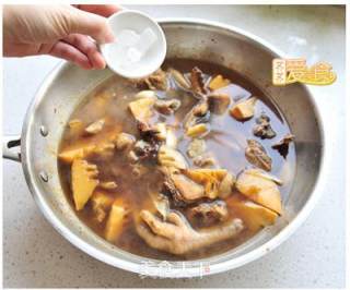 Teach You to Stew Nutritious and Delicious Chicken Nuggets-fresh Spring Bamboo Shoots and Sharp Stewed Chicken recipe