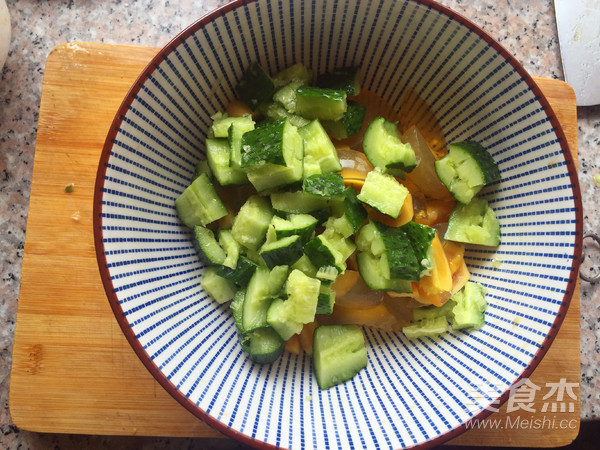 Cucumbers Mixed with Eggs recipe