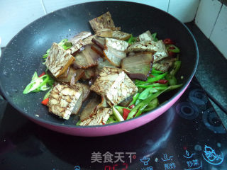 Stir-fried Bacon with Machine-pressed Tofu recipe