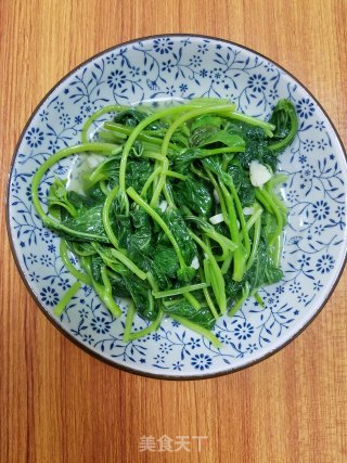 Stir-fried Sweet Potato Leaves with Garlic recipe