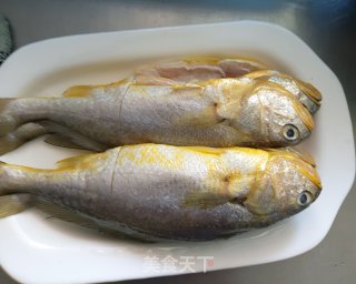 Sweet and Sour Yellow Croaker recipe