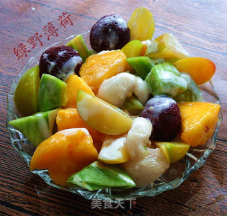 Yogurt Mixed with Seasonal Fruits recipe