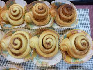 Small Snail Beef Cinnamon Rolls recipe