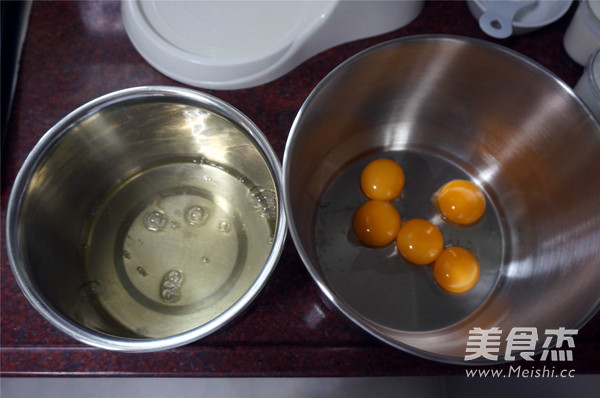 Low-sugar and Oil-free Yogurt Cake recipe