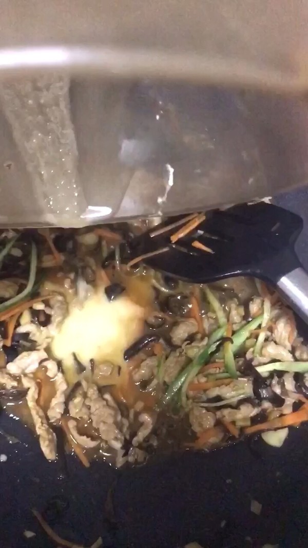 Family Edition Pork Shredded in Beijing Sauce recipe