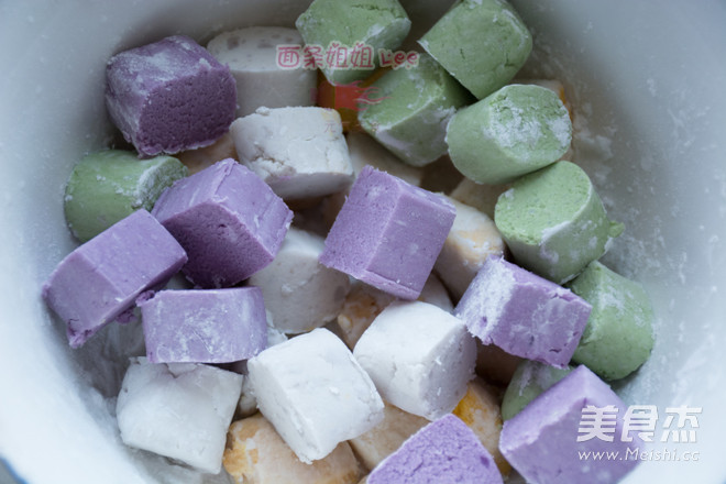 New Year's Vegetable Dessert Colorful Hand-made Taro Balls recipe
