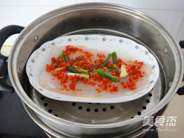 Steamed Chopped Pepper Long Li Fish recipe