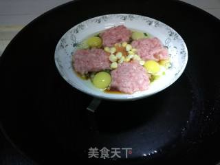 Steamed Meat Cake with Quail Eggs recipe