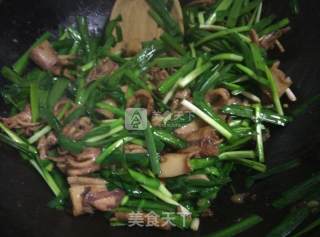 Stir-fried Sea Hare with Leek recipe