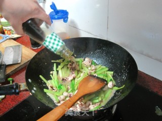 Stir-fried Cuttlefish with Parsley recipe