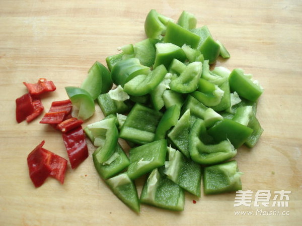 Stir-fried Pork Noodles with Green Pepper recipe