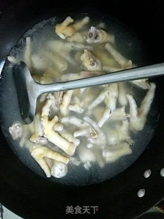 Homemade Garlic Hot and Sour Chicken Feet recipe