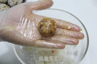 Soft and Glutinous on The Outside-steamed Meatballs with Glutinous Rice recipe