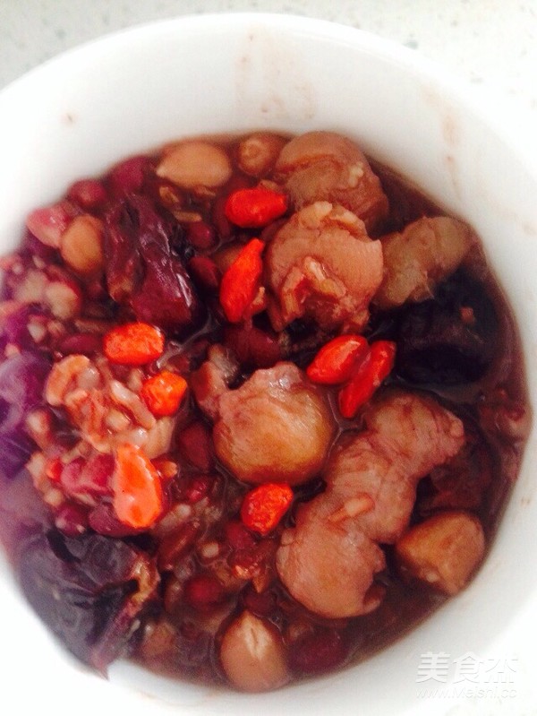 Red Dates, Wolfberry, Longan, Red Beans, Peanuts and Red Rice Porridge recipe