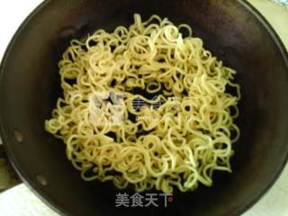 Instant Noodles with Bird's Nest Egg recipe