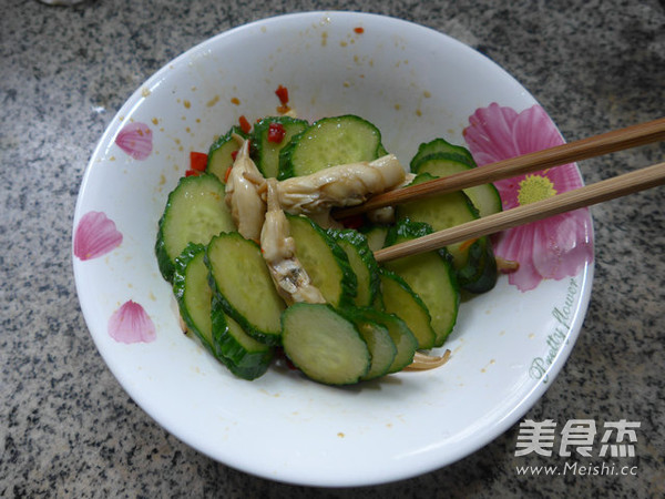 Cucumber Mixed Razor Clams recipe