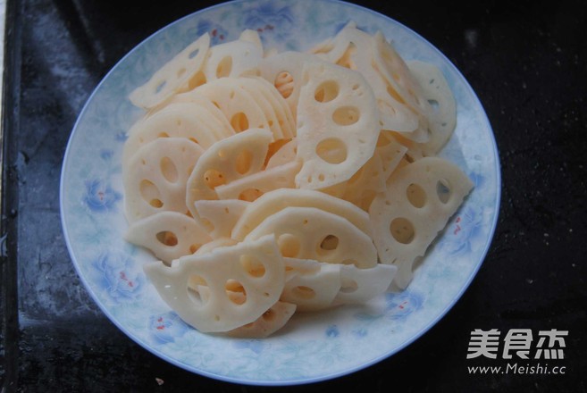 Hot and Sour Lotus Root Slices recipe