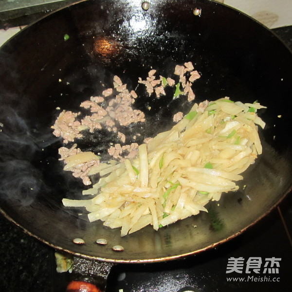 Fried Pork with Cold Potato Shreds recipe