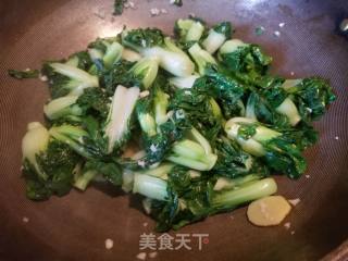 Stir-fried Cabbage Seedlings with Garlic recipe