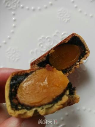 Black Sesame Egg Yolk Mooncake recipe