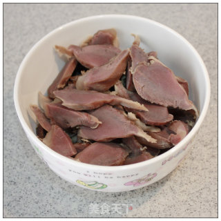 Popular, Delicious and Simple to Make-----spicy Duck Gizzard with Cold and Spicy Sauce recipe