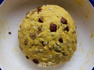 Pumpkin Oatmeal and Red Date Buns recipe