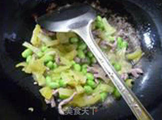 Stir-fried Edamame with Lean Pork Sauerkraut Stem recipe