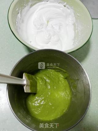 Dongling Electronic Oven's Green Juice Xylitol Cake recipe