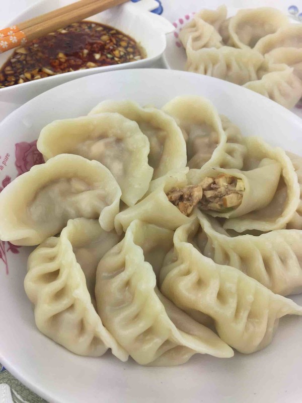 Dried Tofu and Pork Dumplings recipe