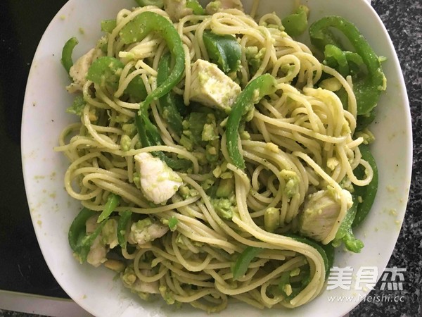 Pasta with Chicken and Avocado recipe