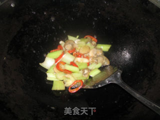 Stir-fried Scallops with Celery recipe