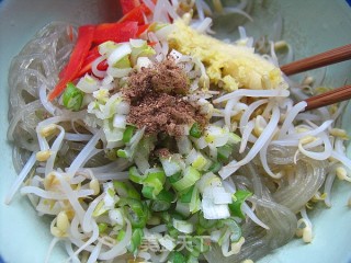 Sesame Oil Fragrant Taste-ginger Bean Sprouts Mixed with Vermicelli recipe