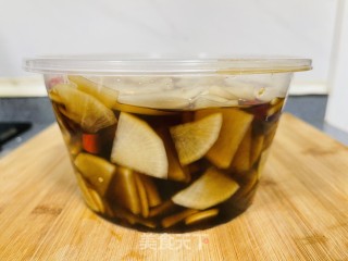 Simple Appetizing Sweet and Sour Pickled Radish recipe