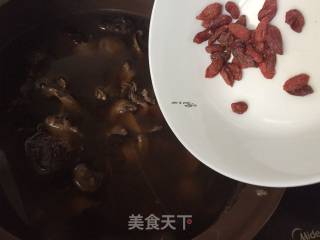 Longan Red Date Pig Heart Soup recipe